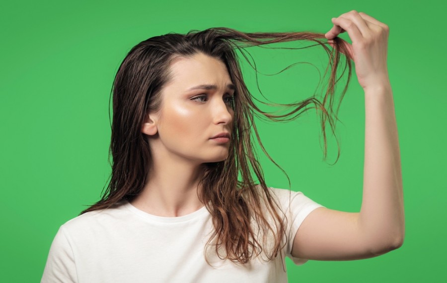 C'est quoi un cheveux poisseux ?